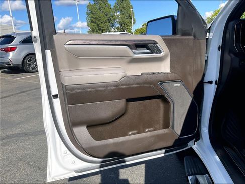 Used 2022 Chevrolet Silverado 1500 LTZ image 23