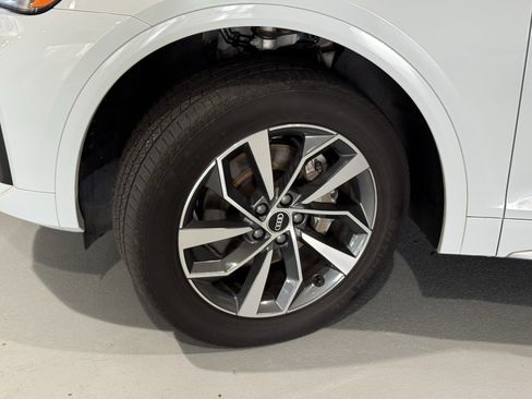 Used 2021 Audi Q5 Premium Plus w/ Premium Plus Package image 45