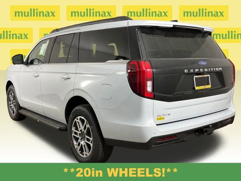 New 2025 Ford Expedition Active image 9