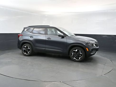 Used 2024 Kia Seltos EX AWD/4WD image 7