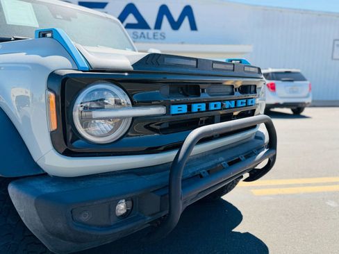 Used 2021 Ford Bronco Outer Banks w/ Sasquatch Package AWD/4WD image 3