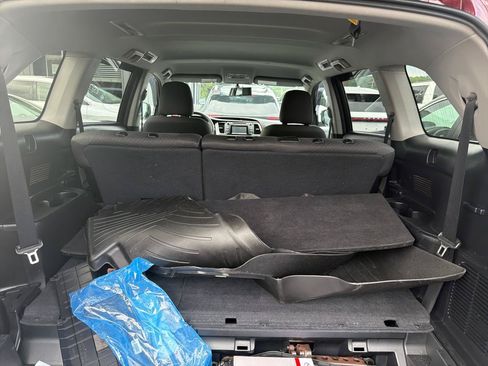 Used 2015 Toyota Highlander LE AWD/4WD image 11