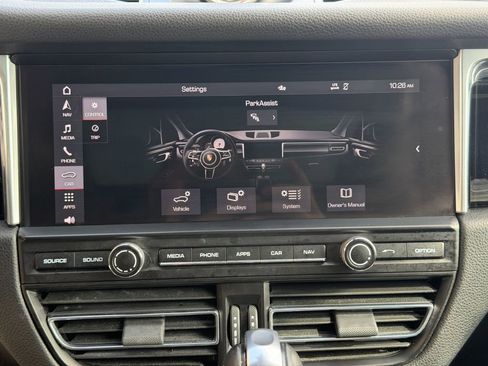 Used 2020 Porsche Macan image 39