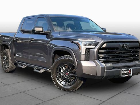 Used 2022 Toyota Tundra SR5 RWD image 3
