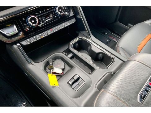 Used 2024 GMC Sierra 2500 AT4 w/ AT4 Premium Plus Package image 19