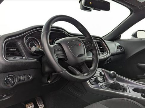 Used 2016 Dodge Challenger R/T image 22