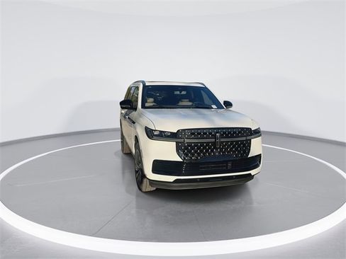 New 2025 Lincoln Navigator Black Label image 3