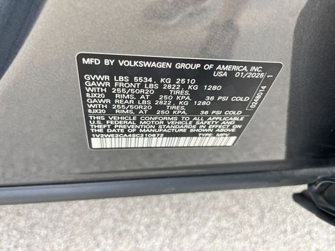 Used 2025 Volkswagen Atlas Cross Sport SE image 36