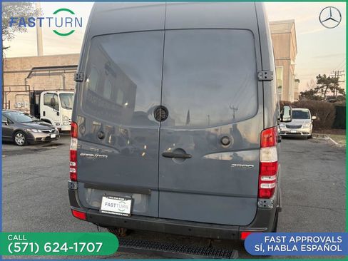Used 2018 Mercedes-Benz Sprinter 2500 image 9