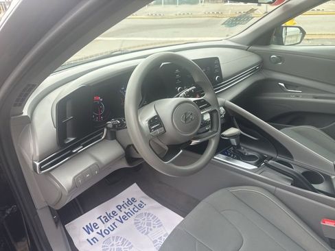 Used 2023 Hyundai Elantra SEL image 20