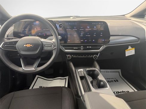 New 2026 Chevrolet Equinox EV LT image 21