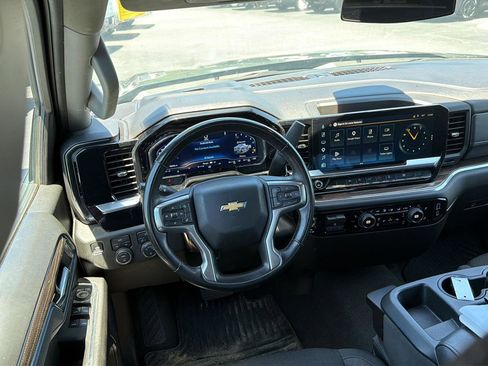 Used 2025 Chevrolet Silverado 1500 LT AWD/4WD image 10
