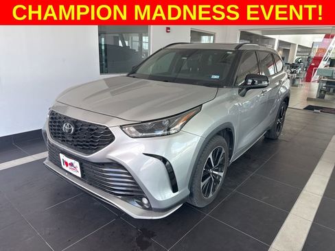 Used 2022 Toyota Highlander XSE image 6