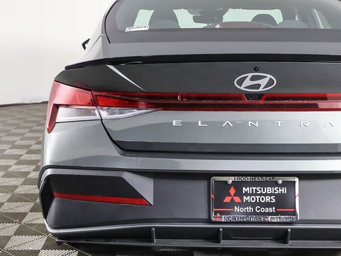 Used 2025 Hyundai Elantra Sport FWD image 14