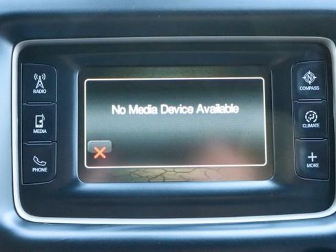 Used 2017 Jeep Grand Cherokee Limited image 33