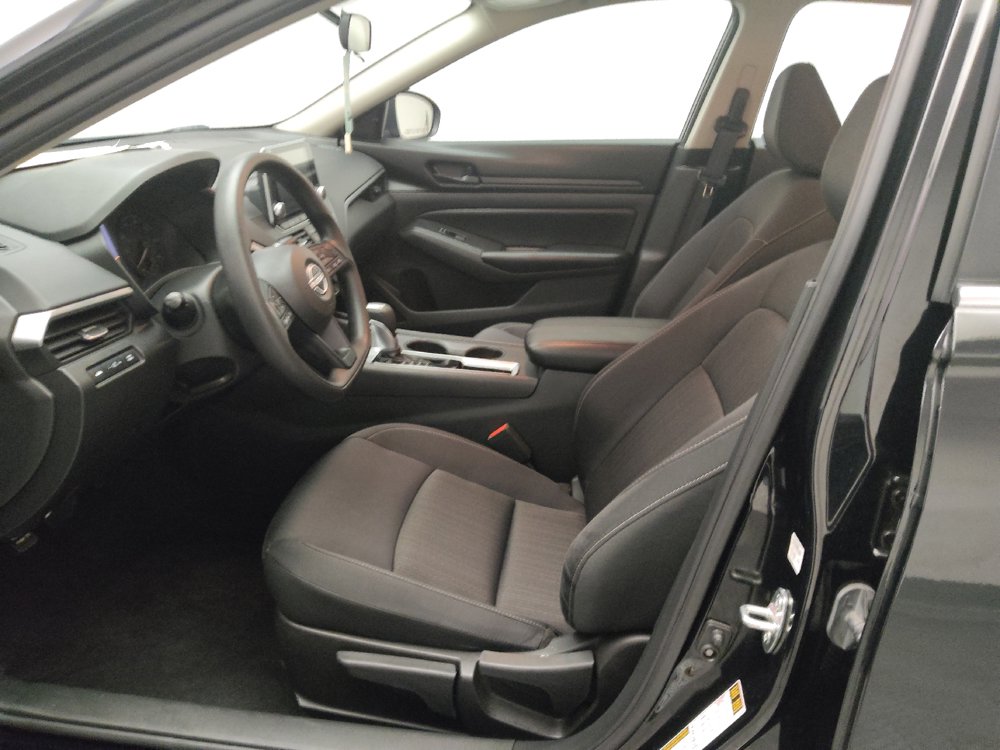 Used 2025 Nissan Altima 2.5 S FWD image 17