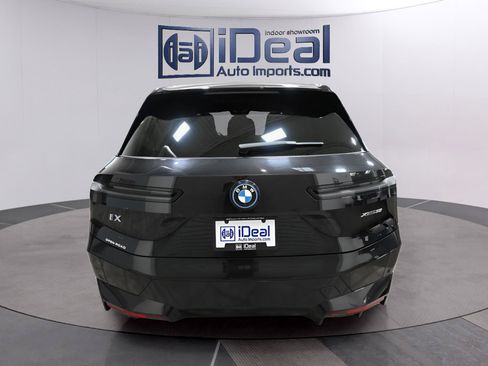 Used 2024 BMW iX xDrive50 w/ Premium Package AWD/4WD image 4