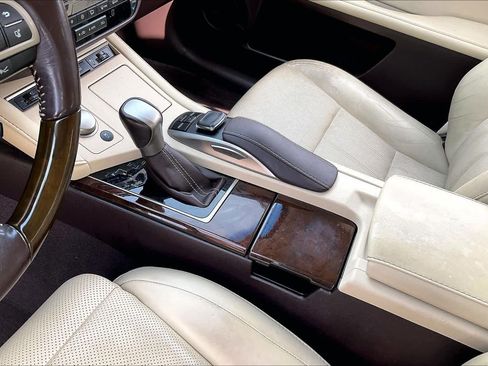 Used 2016 Lexus ES 350 w/ Ultra Luxury Package FWD image 14