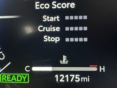 Used 2025 Toyota Sienna XSE image 24