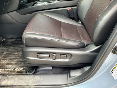 Used 2025 Honda Ridgeline Black Edition image 17