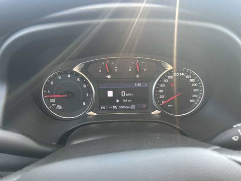 Used 2023 GMC Acadia SLE w/ Infotainment Package AWD/4WD image 12