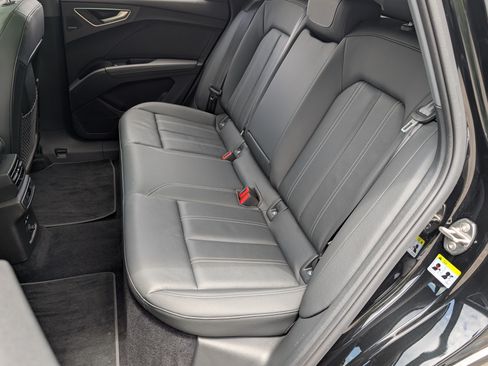 Used 2023 Audi Q4 e-tron Premium Plus w/ Premium Plus RWD image 18
