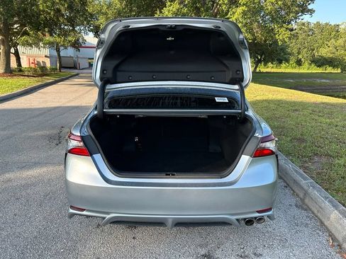 Used 2021 Toyota Camry SE FWD image 11