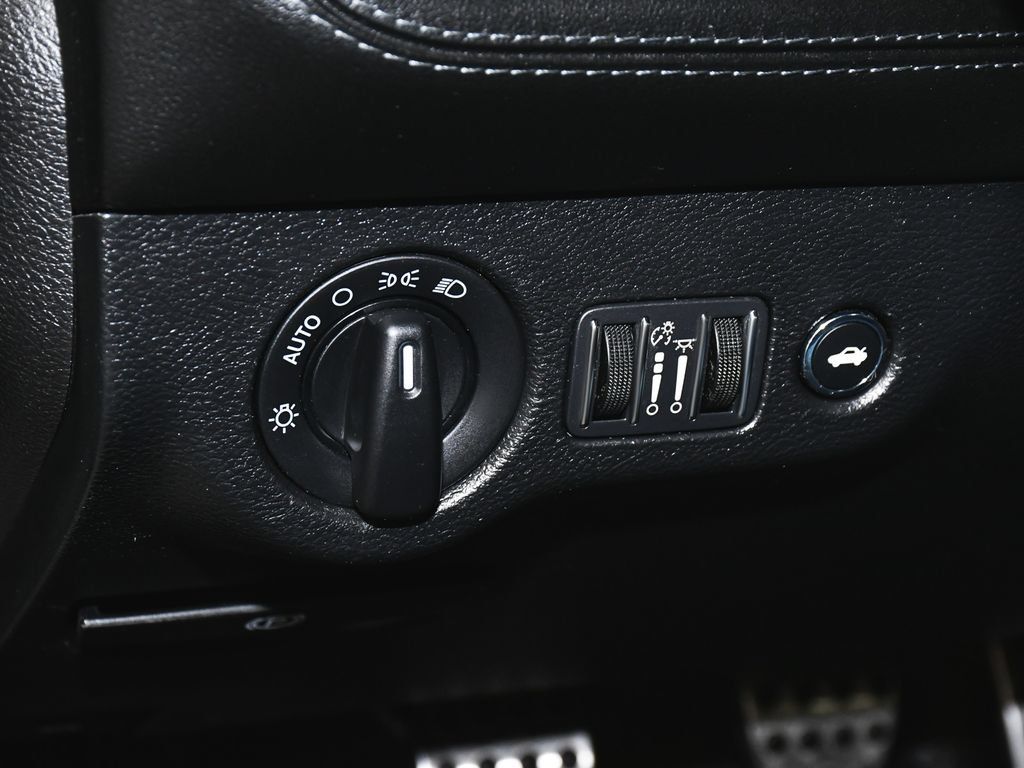 Used 2022 Dodge Challenger R/T Scat Pack RWD image 17