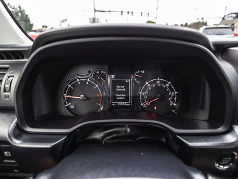 Used 2021 Toyota 4Runner SR5 Premium w/ Moonroof Package image 14