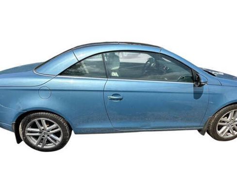 Used 2010 Volkswagen Eos Lux FWD image 7