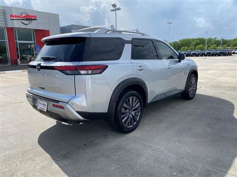 Used 2024 Nissan Pathfinder SL w/ SL Premium Package FWD image 14