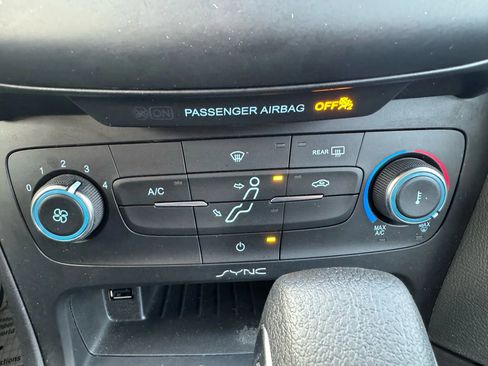 Used 2016 Ford Focus S image 18