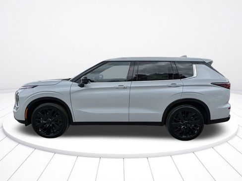New 2026 Mitsubishi Outlander SE FWD image 7