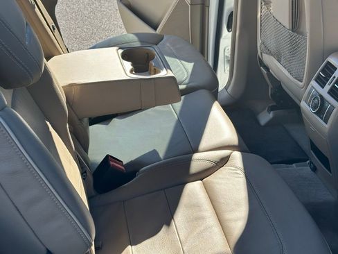 Used 2013 Mercedes-Benz GL 550 4MATIC image 16