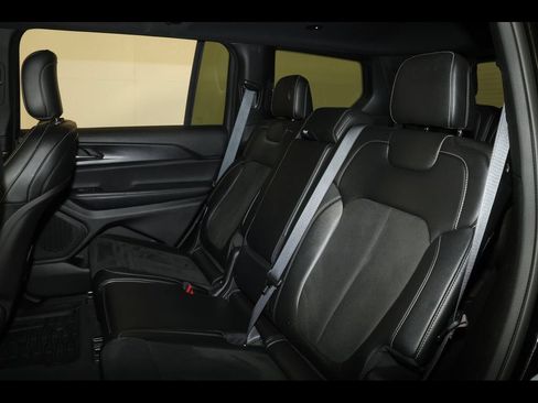 Used 2023 Jeep Grand Cherokee L Laredo AWD/4WD image 29