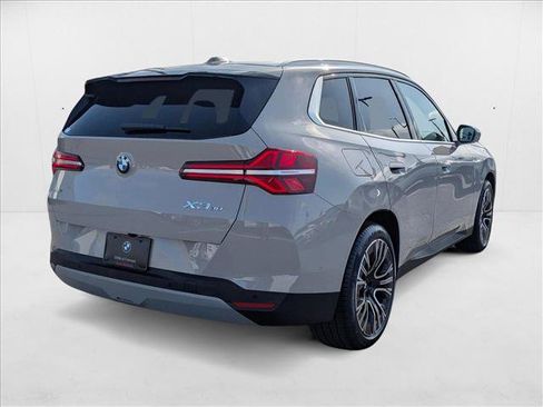 Used 2025 BMW X3 xDrive30i w/ Premium Package image 2