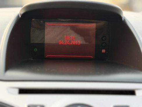 Used 2013 Ford Fiesta SE FWD image 13