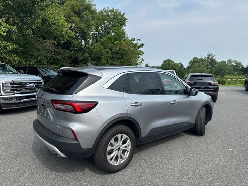 Used 2023 Ford Escape Active w/ Tech Pack #1 AWD/4WD image 6
