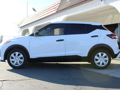Used 2023 Nissan Kicks S FWD image 30