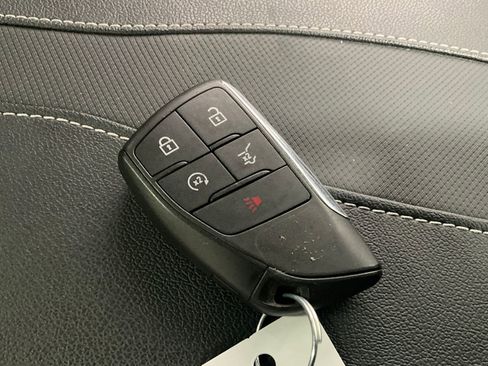 Used 2024 Chevrolet Traverse RS image 9