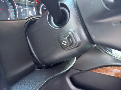 Used 2019 Chevrolet Suburban Premier AWD/4WD image 19