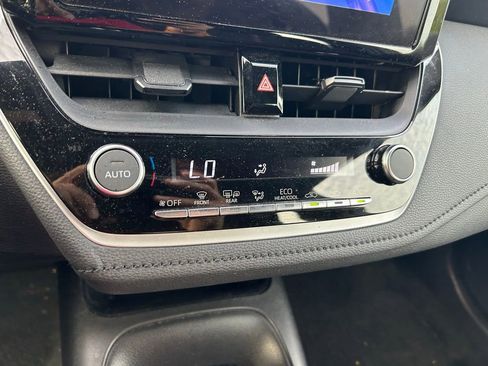 Used 2024 Toyota Corolla SE FWD image 25