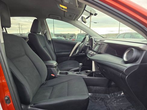 Used 2016 Toyota RAV4 LE AWD/4WD image 10