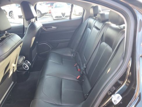 Used 2019 Alfa Romeo Giulia Sport w/ Nero Edizione image 17