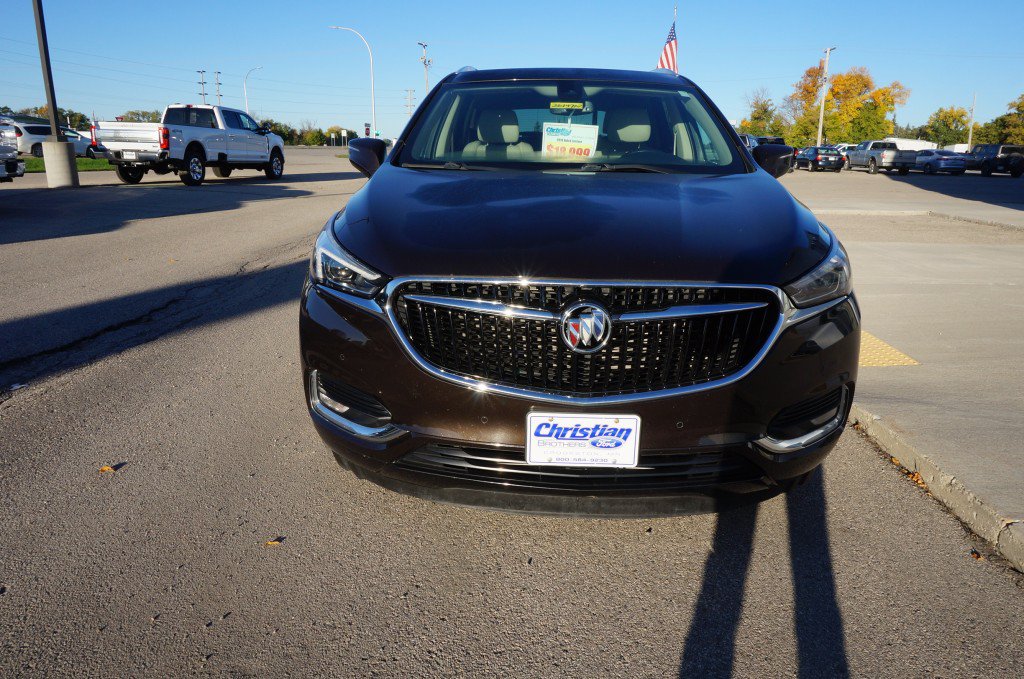 Used 2018 Buick Enclave Premium w/ Trailering Package AWD/4WD image 3