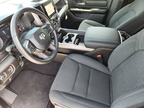New 2026 RAM 1500 Express AWD/4WD image 13