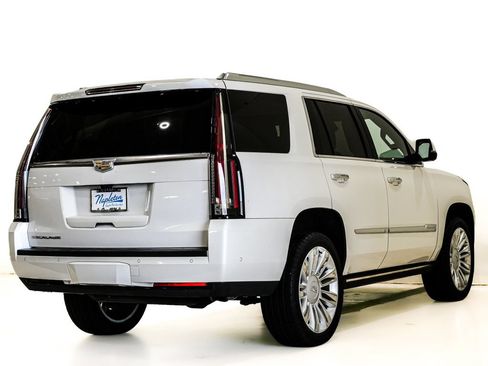 Used 2020 Cadillac Escalade Platinum AWD/4WD image 6