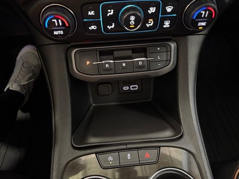 Used 2023 GMC Acadia AT4 w/ Technology Package image 24