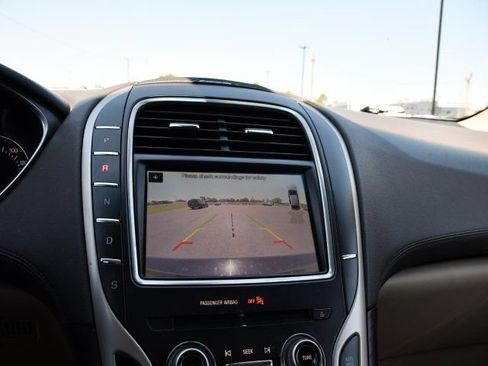 Used 2018 Lincoln MKX Reserve w/ Lincoln MKX Climate Package FWD image 17