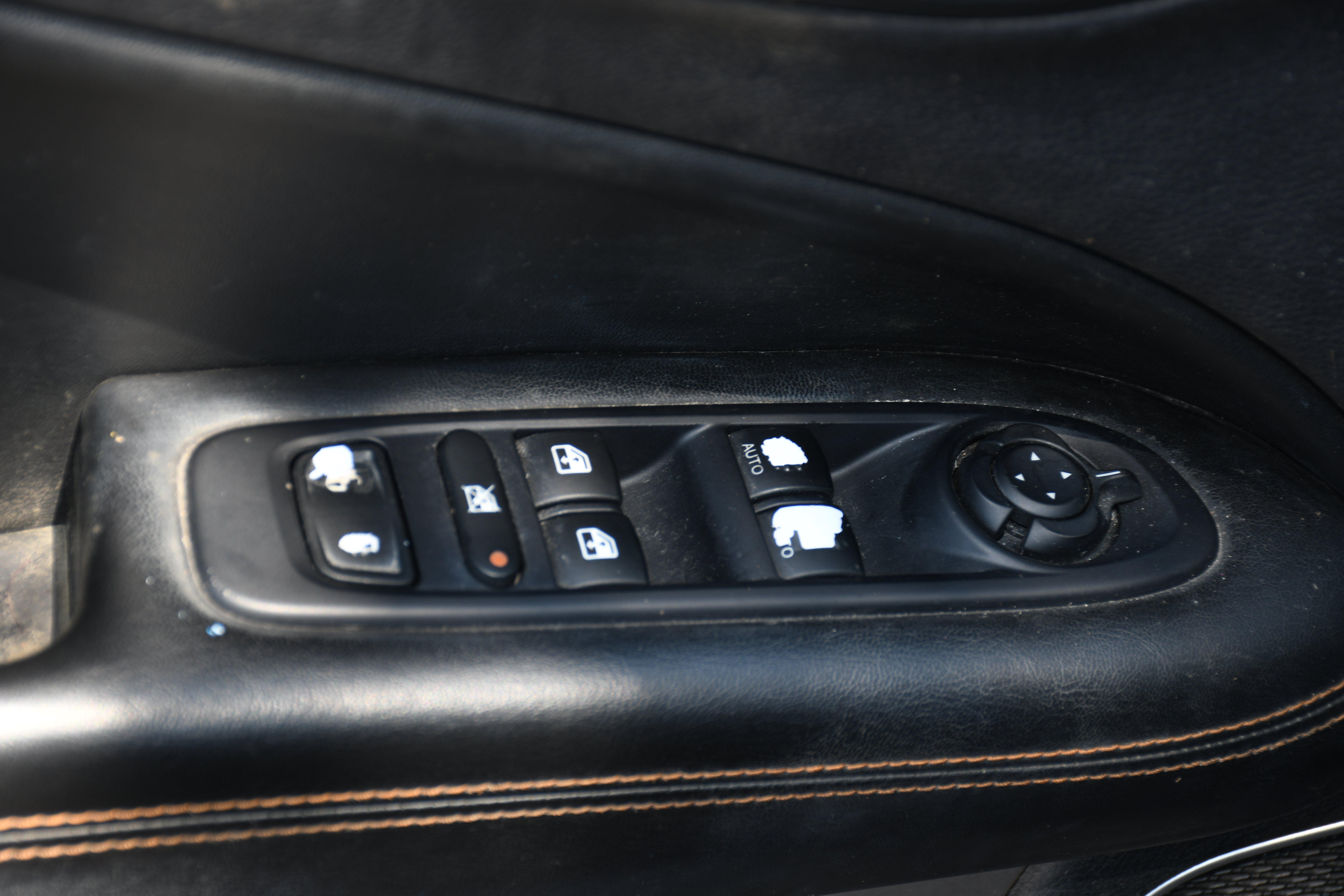 Used 2018 Jeep Compass Limited w/ Navigation Group FWD image 11